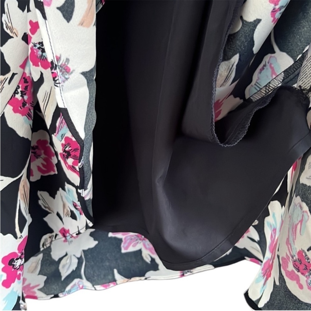 Like New Banana Republic Ruffled Hem Floral Dress Size 4 - Picture 9 of 11